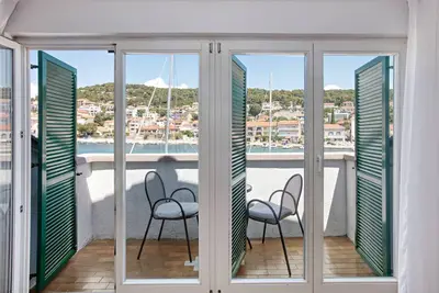 Image de Appartement d'une chambre avec le balcon et la vue sur le mer Tisno, Murter (A-815-a)