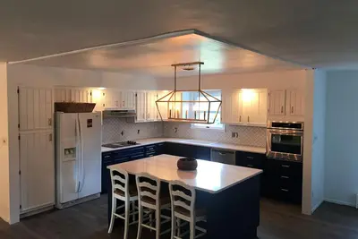 Image de Maison moderne à thème nautique à quelques pas de la plage, du parc, de la Rmr et des bars / restaurants