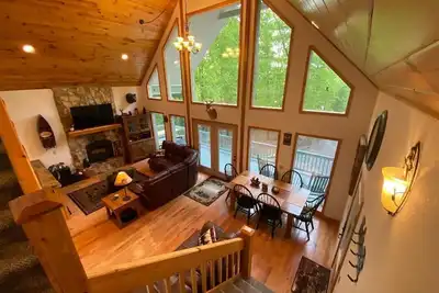 Image de Cabine Bearadise Au Lac Nantahala 3-Chambres 2-Bain