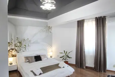 Image de Studio de luxe avec une vue imprenable sur la mer