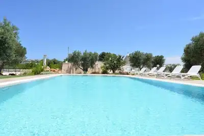 Image de Trulli Old Stone avec piscine privée et wifi