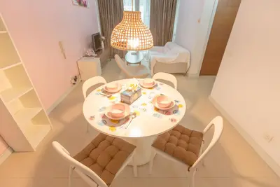 Image de Klcc View Suites familiales avec piscine à débordement # 1