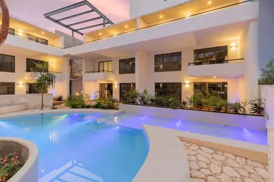Image de ★ Suite incroyable ★ Piscine et parking ★ H107