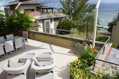 Image de Appartement pieds dans l'eau avec vue imprenable sur la mer.