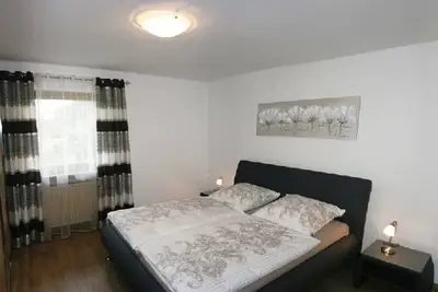 Image de Appartement spacieux et rez de chaussée (70m ²) avec piscine et terrasse