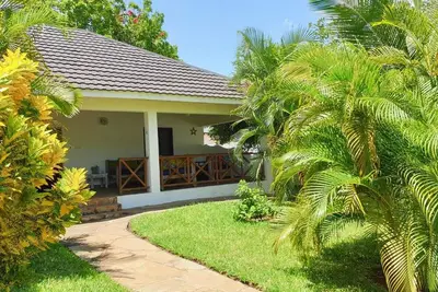 Image de Un bungalow entièrement meublé de 2 chambres à coucher Juste pour vous au cœur de Mombasa Diani.