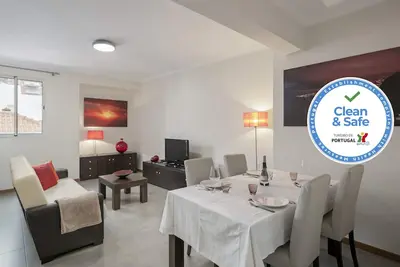 Image de In pedestrianised Funchal Old Town | Taberna Apt 5