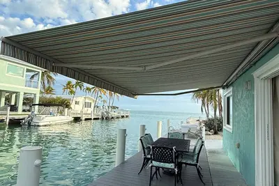 Image de Castaway 2/2 w / 65` Ft. Quai sur l'Atlantique