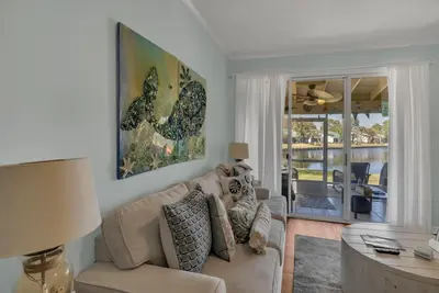 Image de Charmante maison de ville 2 Bd / 2ba à Bayou Villas avec un panier de golf et des équipements! !