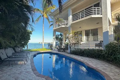 Image de Shangri-La 3 chambres 3 salles de bains Gulf Front Estate