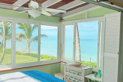 Image de Vue sur l'océan à couper le souffle Beach Cottage