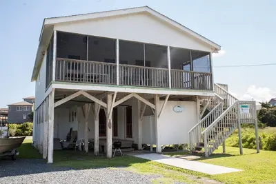 Image de Lilly's Pad est un Classic Beach Box à Hatteras situé à l'arrière de la plage!