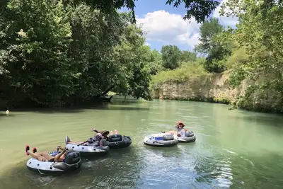 Image de Rivière San Marcos: Là où les bons moments et la rivière se rencontrent!