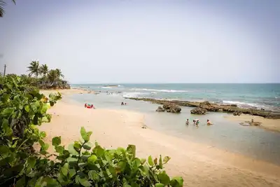 Image de Propriété front de mer à Barceloneta, à une heure de route au nord-ouest de San Juan, Pr.