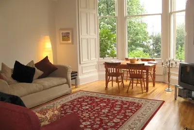 Image de Appartement Jardin Botanique. Caractéristiques spacieuses et uniques, emplacement, maison dans la ville