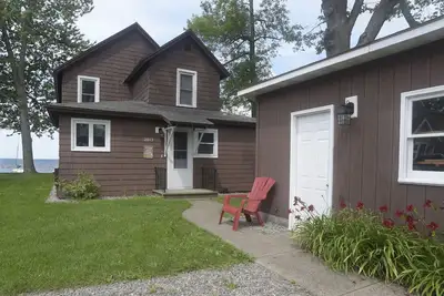 Image de SPÉCIAL Automne 250 $ / nuit: Front de mer, maison de 5 chambres avec tennis / terrain de pickle-ball