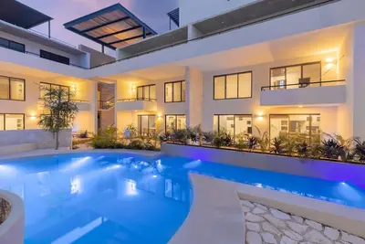 Image de ★ Suite confortable ★ Piscine et parking ★ H108