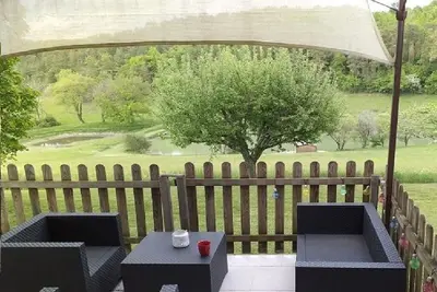 Image de Maison de campagne indépendante avec étang au coeur du Perigord vert