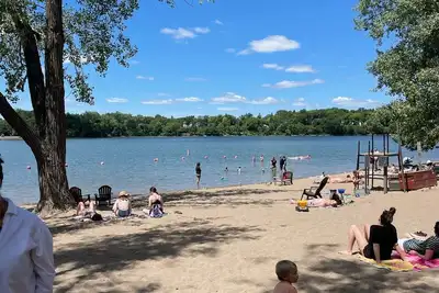 Image de Couverture de logement Accueil à quelques minutes du centre-ville et du centre-ville de Minneapolis mais dans les bois.