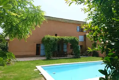 Image de Maison de village avec jardin  et piscine au pied du Ventoux