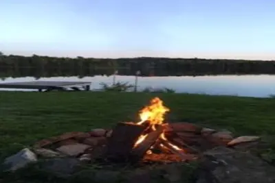 Image de Retraite toute l'année sur la rive sud du lac