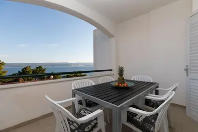 Image de Appartement de deux chambres avec la terrasse et la vue sur le mer Medici, Omis (A-1046-e)