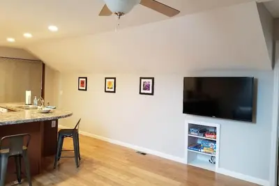 Image de Pratique pour le centre de la ville! Bel appartement calme et neuf.