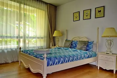 2Br joliment décoré par vue sur le jardin 040
