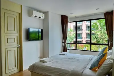 Belle vue sur la piscine 2Br 041