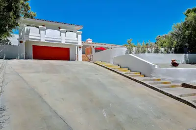 Image de Bermuda Paradise Home avec piscine