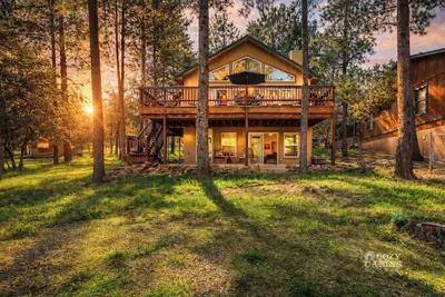 Image de Four Bears Bungalow - Cozy Cabins Real Estate, Llc.