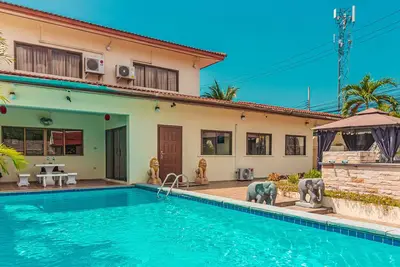 Image de Villa 4 chambres à coucher Bv près de la rue piétonne et des plages ★★★★★