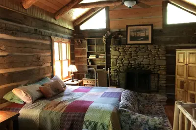 Image de Smokey Mtn. Romantic Handcrafted Cabins