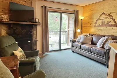 Image de Condo Canyon Creek n ° 228 - Cabines confortables Real Estate, Llc.