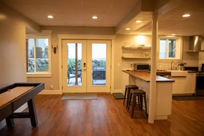 Image de Nouvelle construction du centre-ville de Moscou Appartement privé en bas pour 6 personnes