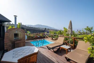 Image de Maison confortable avec terrasse et piscine