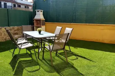 Image de Plage, golf et montagne. Deux pays, un lieu unique.