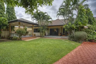 Image de Calme Spacieux Villa De 3 Chambres