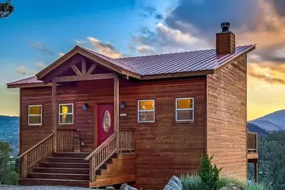 Image de Sierra Vista Cabin - Cabines confortables Immobilier, Llc.