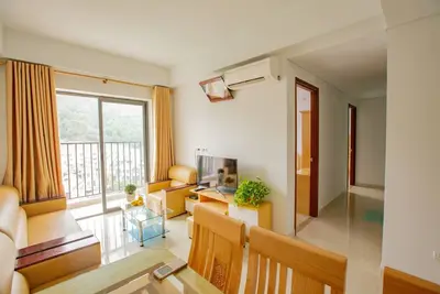 Image de Hometel à Bai Chay, Ha Long avec deux chambres à coucher, cuisine, salon