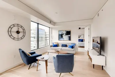 Image de Remise spéciale vacances! ! 10% de réduction sur un séjour dans un loft de luxe au cœur du centre-ville