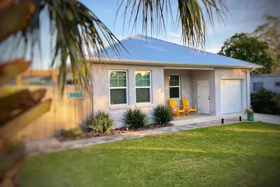 Image de Bella Costa = Beautiful Coast Brand New Home in Laguna Beach Snow Birds Bienvenue