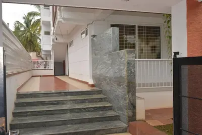 Image de C'est une villa avec toutes les commodités de base, exactement comme chez vous.