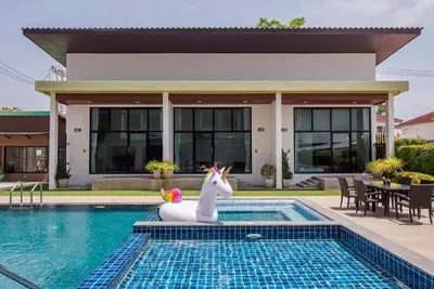 Image de Goodtimes Pool Villa (Promenade à la plage)