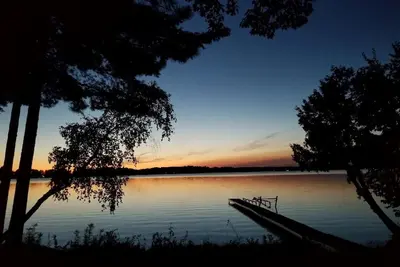 Image de Retraite Du Lac Vert ~ Maison De Lac Spacieuse Moderne