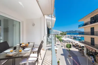Image de Moll 3 - Apartment with sea views in Cala Bona. Free WiFi