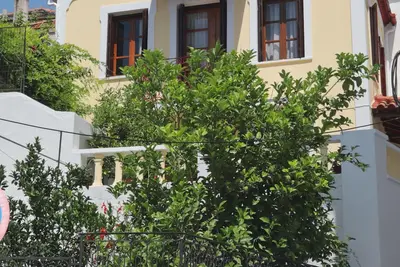 Image de Casa al pozzo Réveillez-vous dans une belle maison à la décoration traditionnelle.