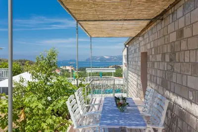 Image de Apartments Oleander Sea View - Appartement 3 chambres avec terrasse et vue sur la mer (Veliki)