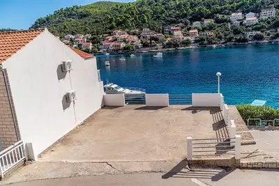 Image de Apartments Kuzma - Appartement 4 Chambres avec Terrasse et Vue sur la Mer