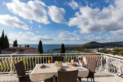 Image de Apartments Villa Enzian - Appartement Standard 2 Chambres avec Terrasse et Vue sur la Mer